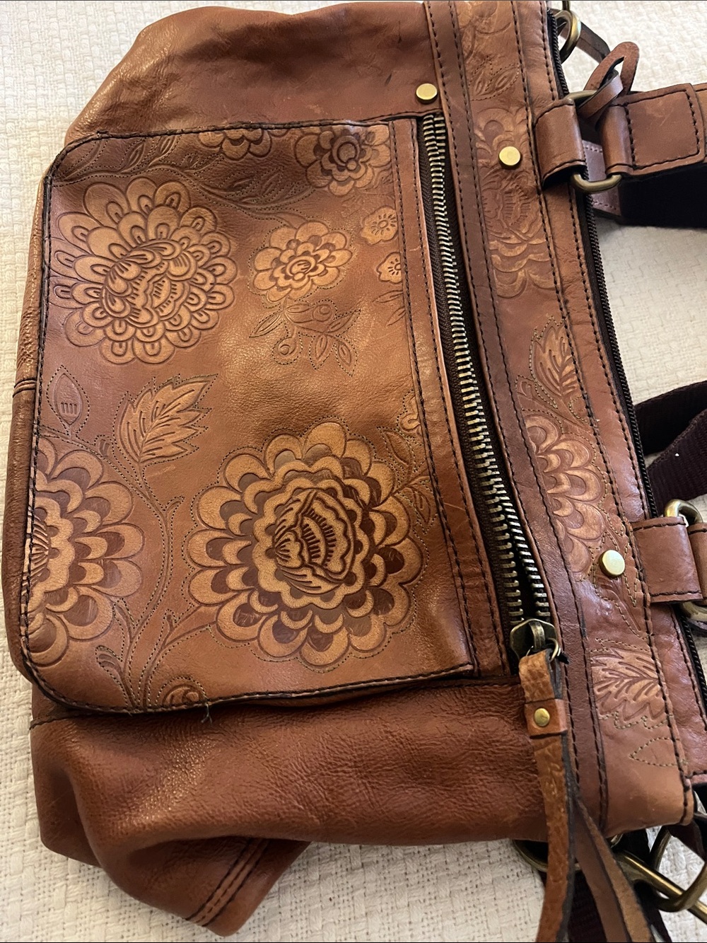 Beautiful FOSSIL Leather Handbag - Picture 8 of 8